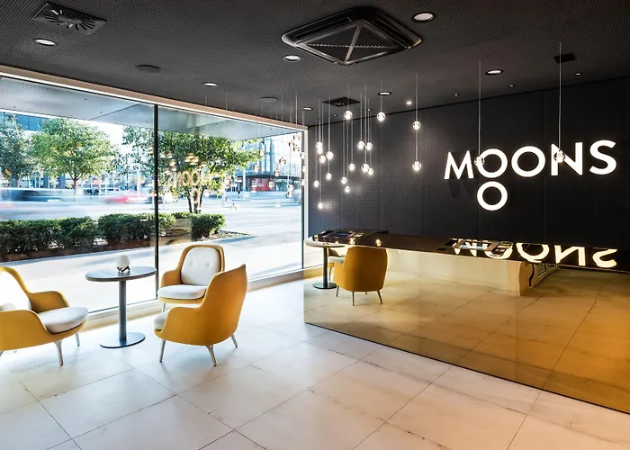 Hotel Mooons